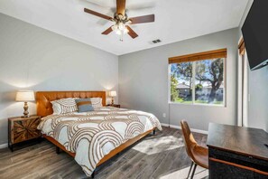 2 bedrooms, desk, iron/ironing board, WiFi - Wade/Jen  · MantrA House- Boho Oasis- Pool/Spa - 1mi Coachella (Indio)