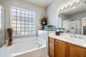 Hair dryer - Wade/Jen  · MantrA House- Boho Oasis- Pool/Spa - 1mi Coachella (Indio)