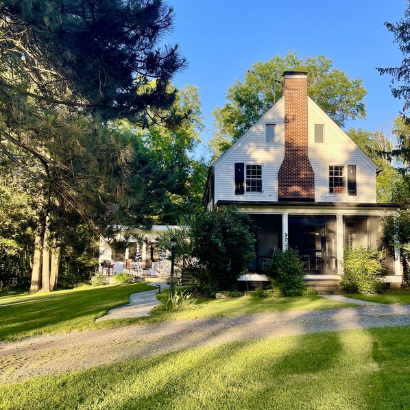 Exterior - PRISCILLA'S HOMESTEAD: Authentic Private Estate with Pool Tennis FirePit (Middletown)