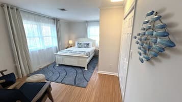 2 slaapkamers, een strijkplank/strijkijzer, gratis wifi, beddengoed