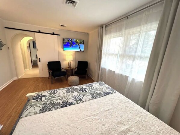 2 habitaciones, tabla de planchar con plancha y wifi gratis 