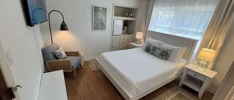 2 makuuhuonetta, silitysrauta/-lauta, ilmainen Wi-Fi, vuodevaatteet