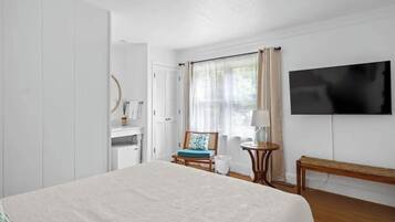 1 slaapkamer, een strijkplank/strijkijzer, gratis wifi, beddengoed