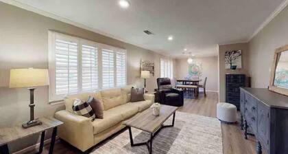 Home + garage 4 BEDROOMS, 2.5 BATH, 2 king, 1 queen, 1 full