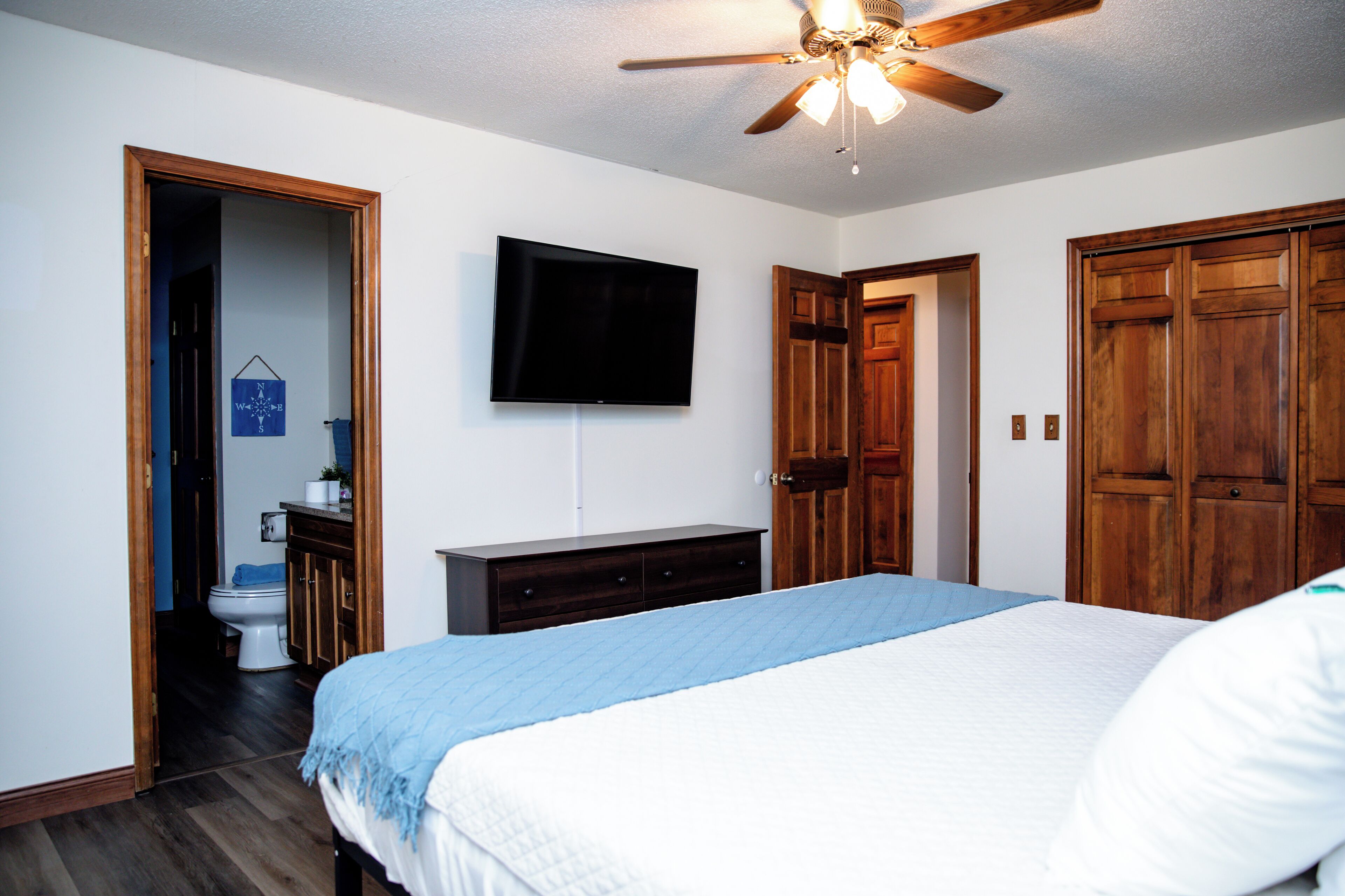 3 soverom, strykejern/-brett, reiseseng for barn og wi-fi (inkludert)