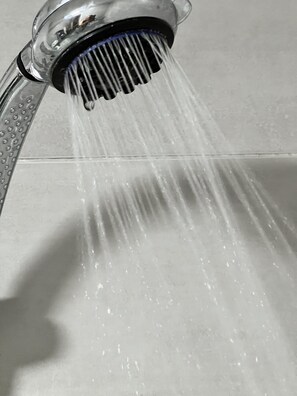 Miscellaneous - Luxurious 1 bd on the Waterfront. Walking distance to many amenities and shops. (Brierley Hill)