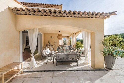 Luxurious family villa