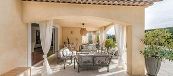 Luxurious family villa