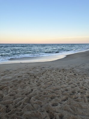 In Strandnähe, Liegestühle, Strandtücher