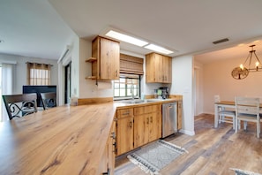 Fridge, microwave, stovetop, dishwasher - Walk to Lake: Geataway w/ Yard in Inverness (Inverness)