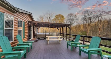 Hot Tub, Large game area, steps from the river