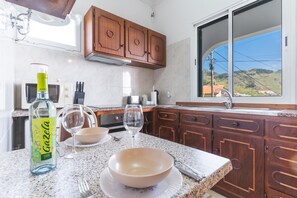 Fridge, microwave, oven, coffee/tea maker