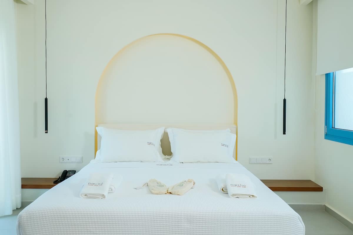 Panoramic Suite, Outdoor Hot Tub | Premium bedding, pillow-top beds, individually decorated