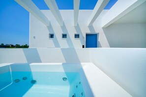 Panoramic Suite, Outdoor Hot Tub | Terraço/pátio