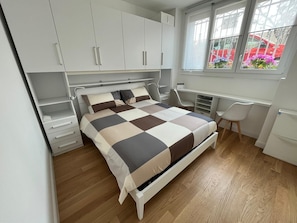 1 bedroom, desk, iron/ironing board, free WiFi - The Small White House in Milan (Milano)