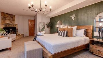 3 bedrooms, desk, iron/ironing board, travel cot