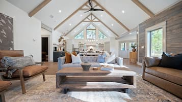 Smart TV, fireplace, DVD player