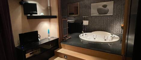 1 Schlafzimmer, Schreibtisch, Bügeleisen/Bügelbrett, kostenloses WLAN