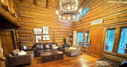 Luxury Mountain Lodge - the perfect mountain getaway!