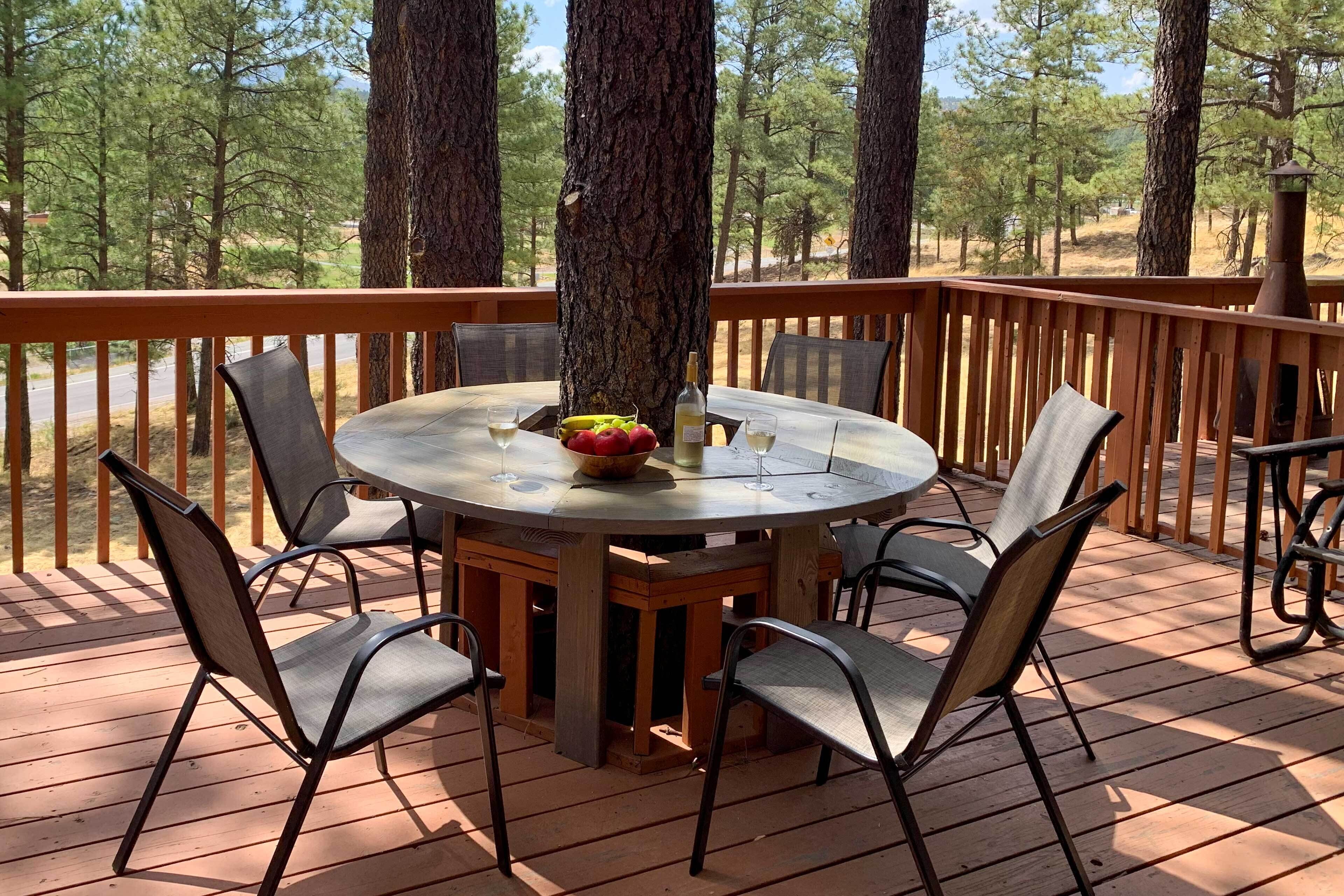 Forested Ruidoso Condo w/ Deck & Fireplace!