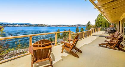 Two homes in one - panoramic sound views - two kitchens, fireplaces & jetted tub