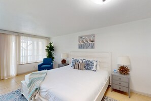 5 bedrooms, iron/ironing board, Internet, bed sheets