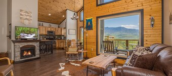 Modern Cabin With Unbelievable View and Great Location with large hot tub!!