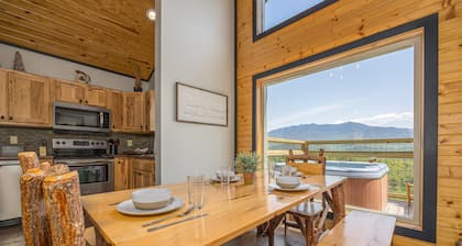 Modern Cabin With Unbelievable View and Great Location with large hot tub!!