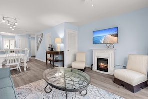 Smart TV, fireplace - Condo overlooking Pond (North Charleston)