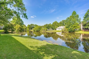 Property grounds - Condo overlooking Pond (North Charleston)