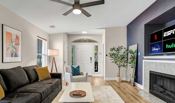 Smart TV, lareira, escritórios