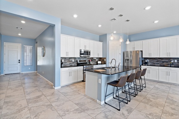 Kylskåp, mikrovågsugn, ugn och spishäll