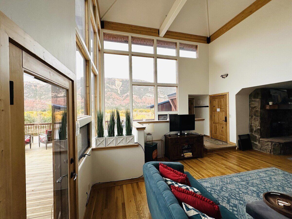 TV, fireplace, ping pong