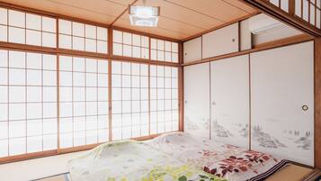 3 slaapkamers, een bureau, een strijkplank/strijkijzer, gratis wifi