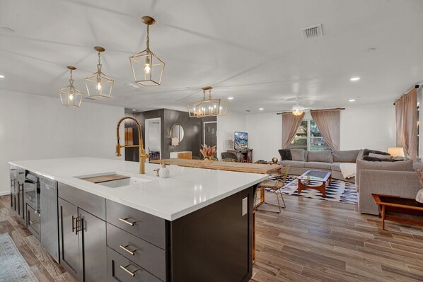 Interior - Fall Wine Escape - Walk to Main - GameRm + Hot Tub (Fredericksburg)