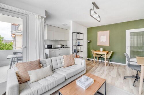 Ideal Iselin 2 Room w/ Storage, 1min to Local Market, by Blueground