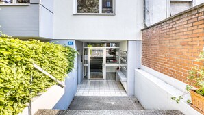 Exterior - Ideal Iselin 2 Room w/ Storage, 1min to Local Market, by Blueground (Basel)