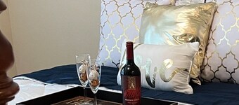 *Golden Dream Retreat* w| Lakeview Nr Jax INT Airport