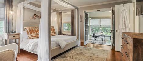 3 chambres, bureau, fer et planche à repasser, lit parapluie