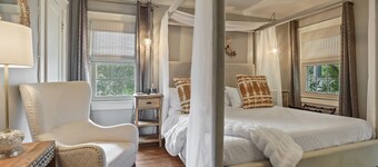 The Garden District Retreat - close to everything!