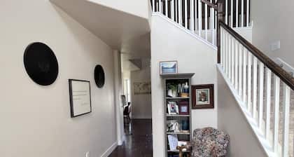 Great house for families - basketball court and fire pit.