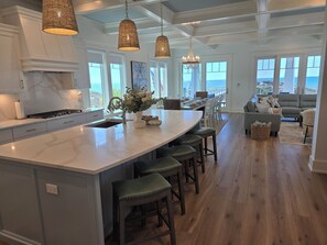 Interior - NEW BEACHFRONT-2 masters-hot tub-game room-gated Ovation w/Amenities, dogs OK! (Port St. Joe)