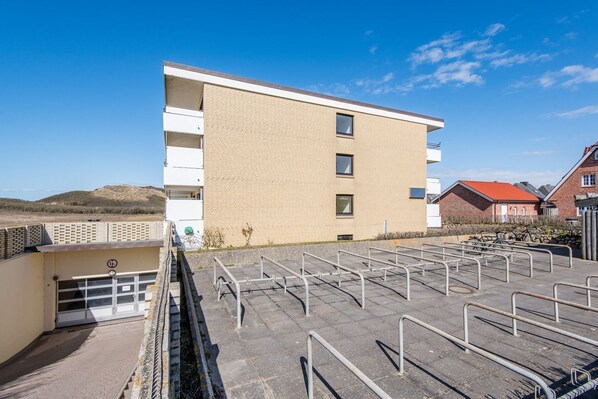 Property grounds - Meerblick - Logenplatz 26 - 1-zimmerwohnung mit Meerblick und ca. 35 m² Wohnfläche, für bis zu 2 (Wenningstedt-Braderup (Sylt))