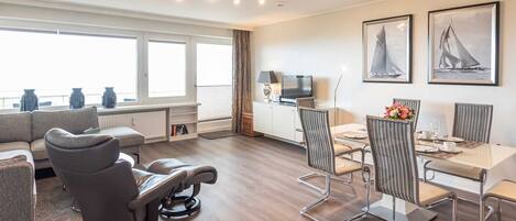 Fernseher, Stereoanlage