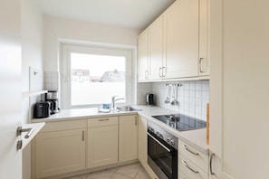 Kühlschrank, Ofen, Herdplatte, Geschirrspüler