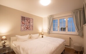 2 bedrooms, iron/ironing board, WiFi, bed sheets