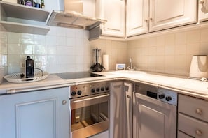 Unclassified image, 3 of 14, button - Hideaway - Gemütliches Hausteil mit ca. 55 m² Wohnfläche für 2 Personen, in Zentraler und Sehr (Kampen (Sylt))