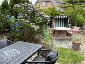 Outdoor dining - Hideaway - Gemütliches Hausteil mit ca. 55 m² Wohnfläche für 2 Personen, in Zentraler und Sehr (Kampen (Sylt))