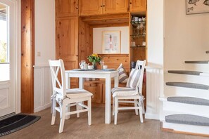 Dining - Hideaway - Gemütliches Hausteil mit ca. 55 m² Wohnfläche für 2 Personen, in Zentraler und Sehr (Kampen (Sylt))