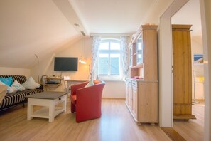 TV, DVD-spiller og stereoanlegg